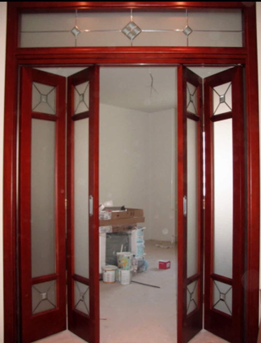 Дверь гармошка с декоративными стеклянными вставками Краснодар